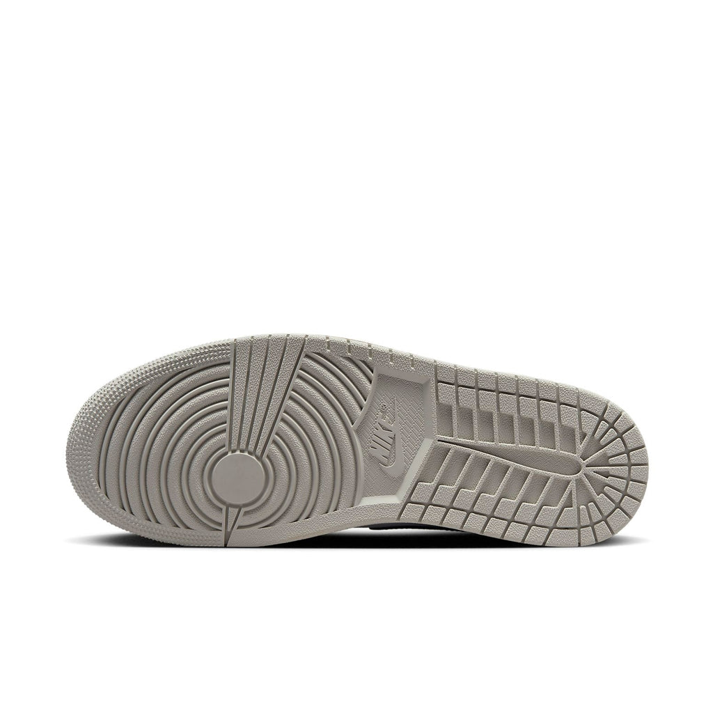 Air Jordan 1 Retro High OG 'White Cement' DZ5485-052