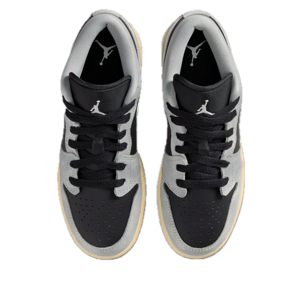 (GS) Air Jordan 1 Low SE 'Light Smoke Grey' HQ2021-012