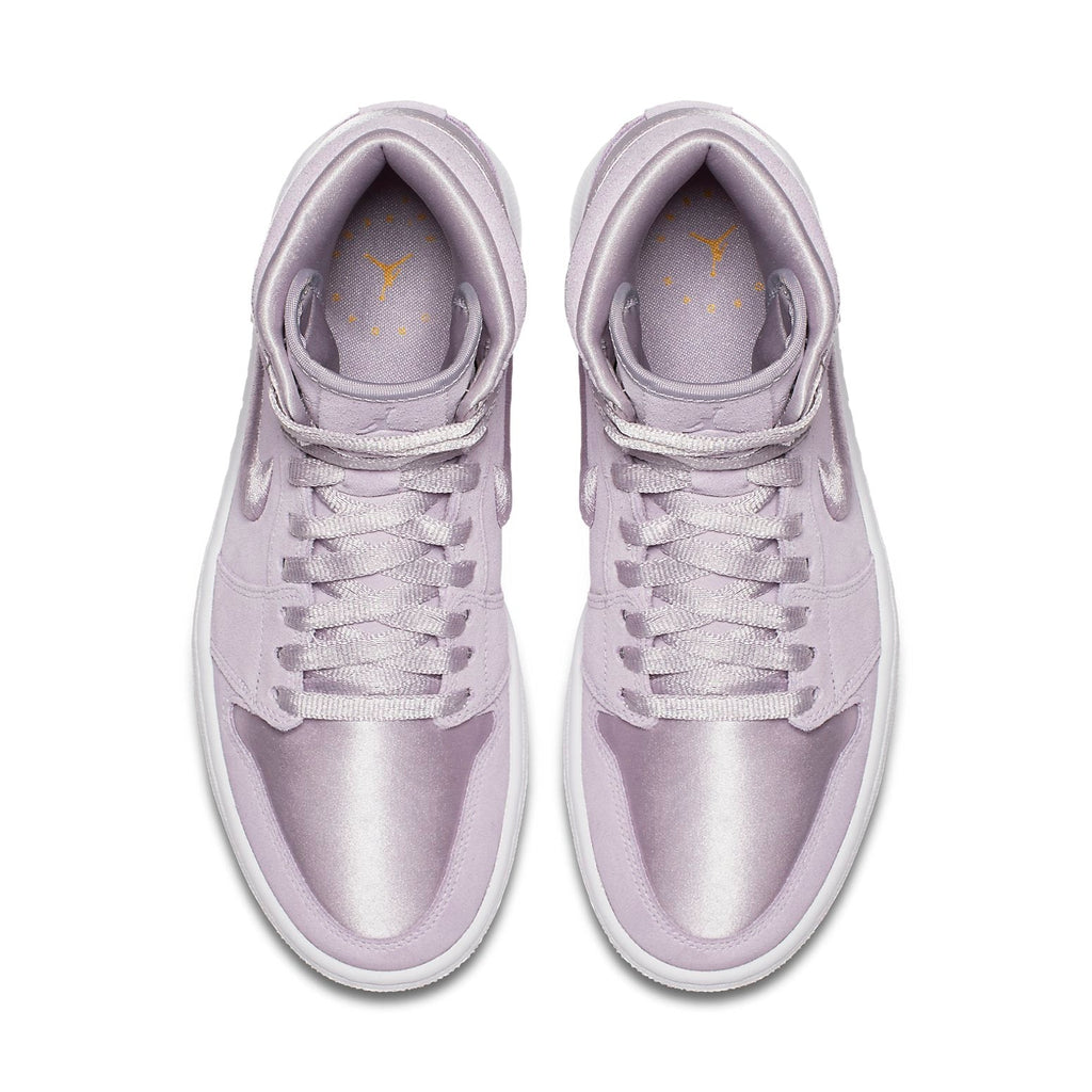 (WMNS) Air Jordan 1 Retro High 'Season of Her: Barely Grape' AO1847-545