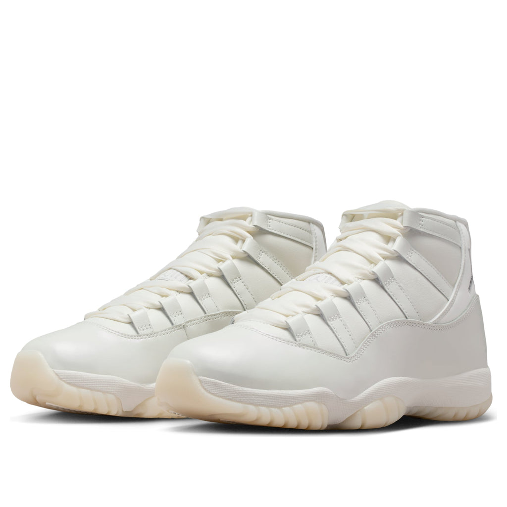 (WMNS) Air Jordan 11 Retro 'Pearl' AR0715-110