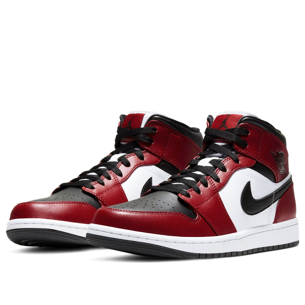 Air Jordan 1 Mid 'Chicago Black Toe' 554724-069