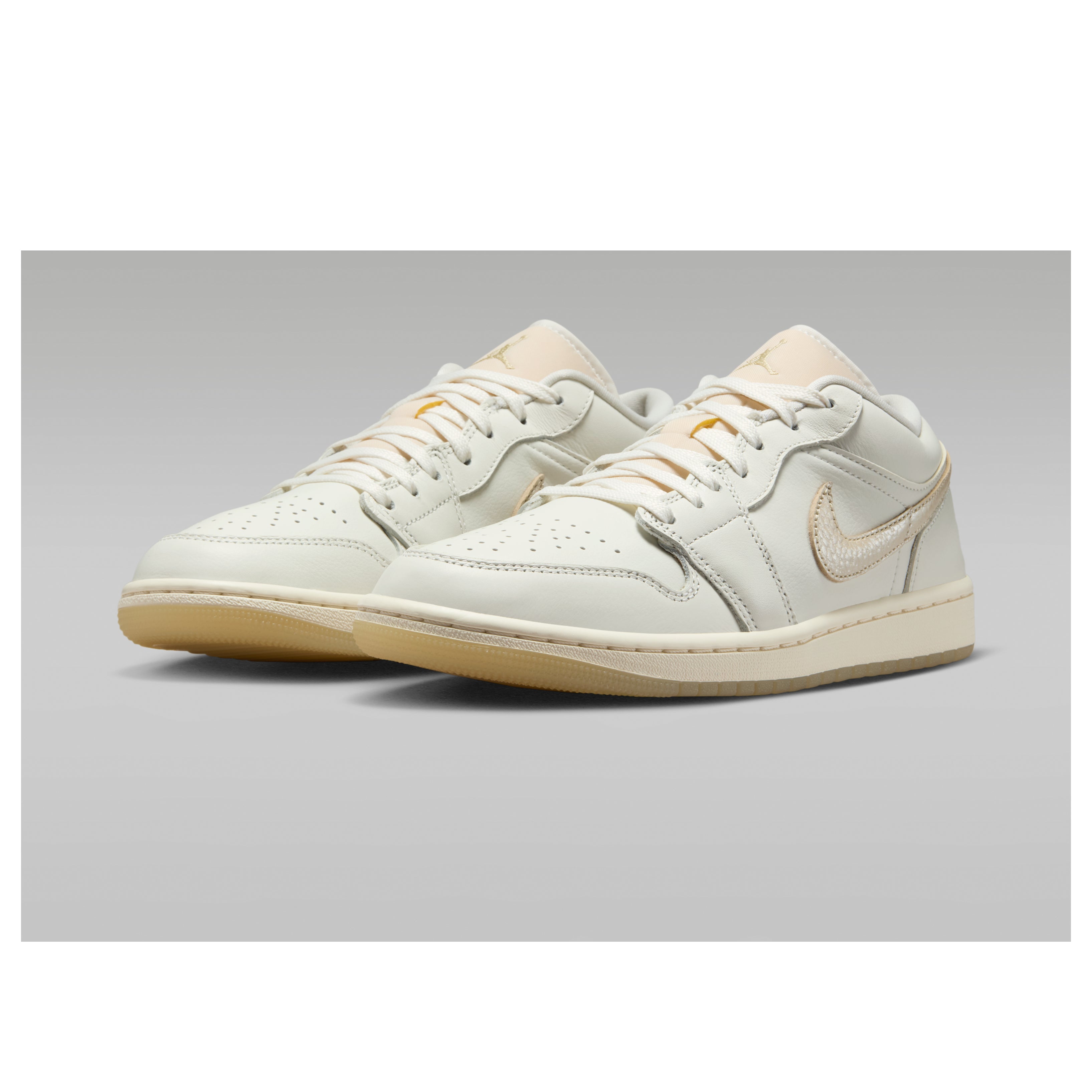 (WMNS) Air Jordan 1 Low SE 'Sail Pale Ivory Team Gold' HV5157-100