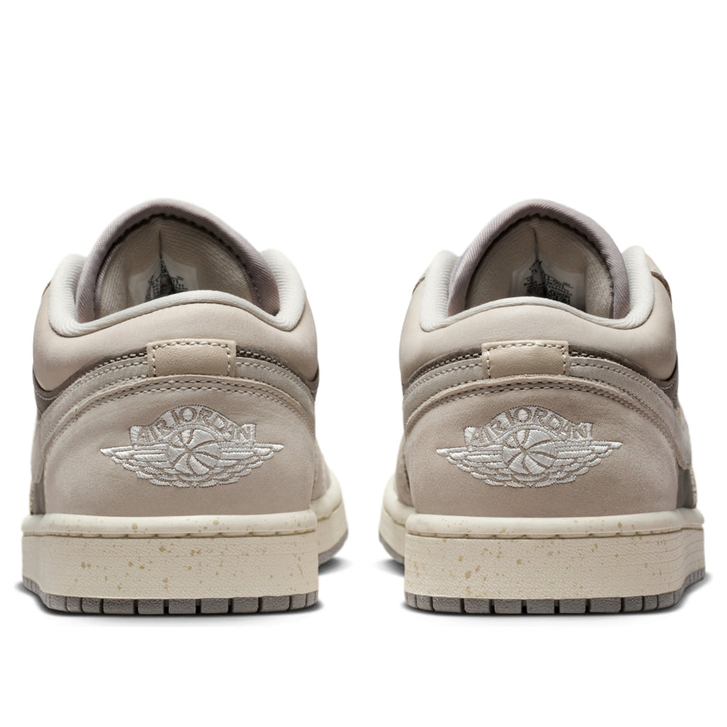 (WMNS) Air Jordan 1 Low 'Enigma Stone Pale Ivory' IB7011-001