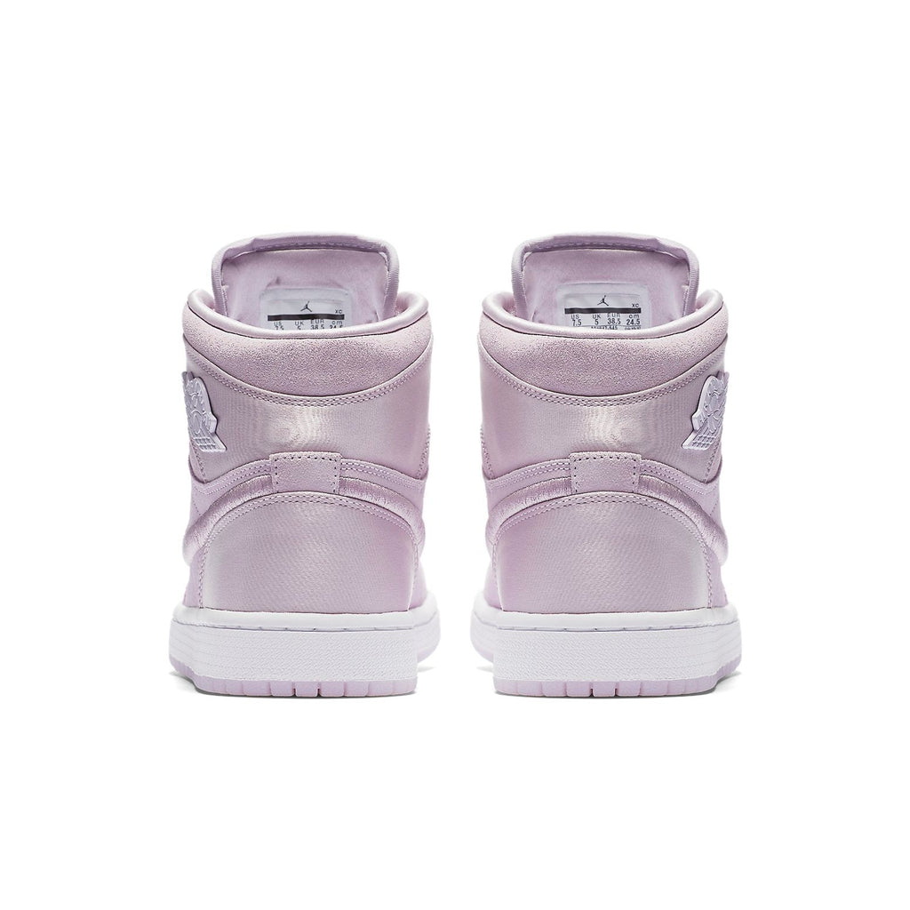 (WMNS) Air Jordan 1 Retro High 'Season of Her: Barely Grape' AO1847-545