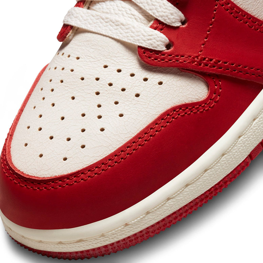 (GS) Air Jordan 1 Retro High OG 'Chicago Lost & Found' FD1437-612