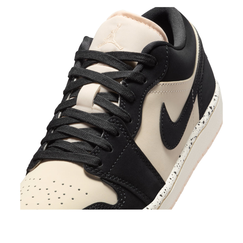 (WMNS) Air Jordan 1 Low 'Black Guava Ice' DC0774-003
