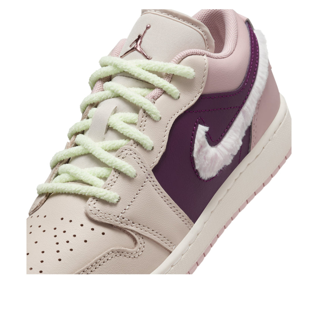 (GS) Air Jordan 1 Low SE 'Fur Swoosh' FZ3928-200