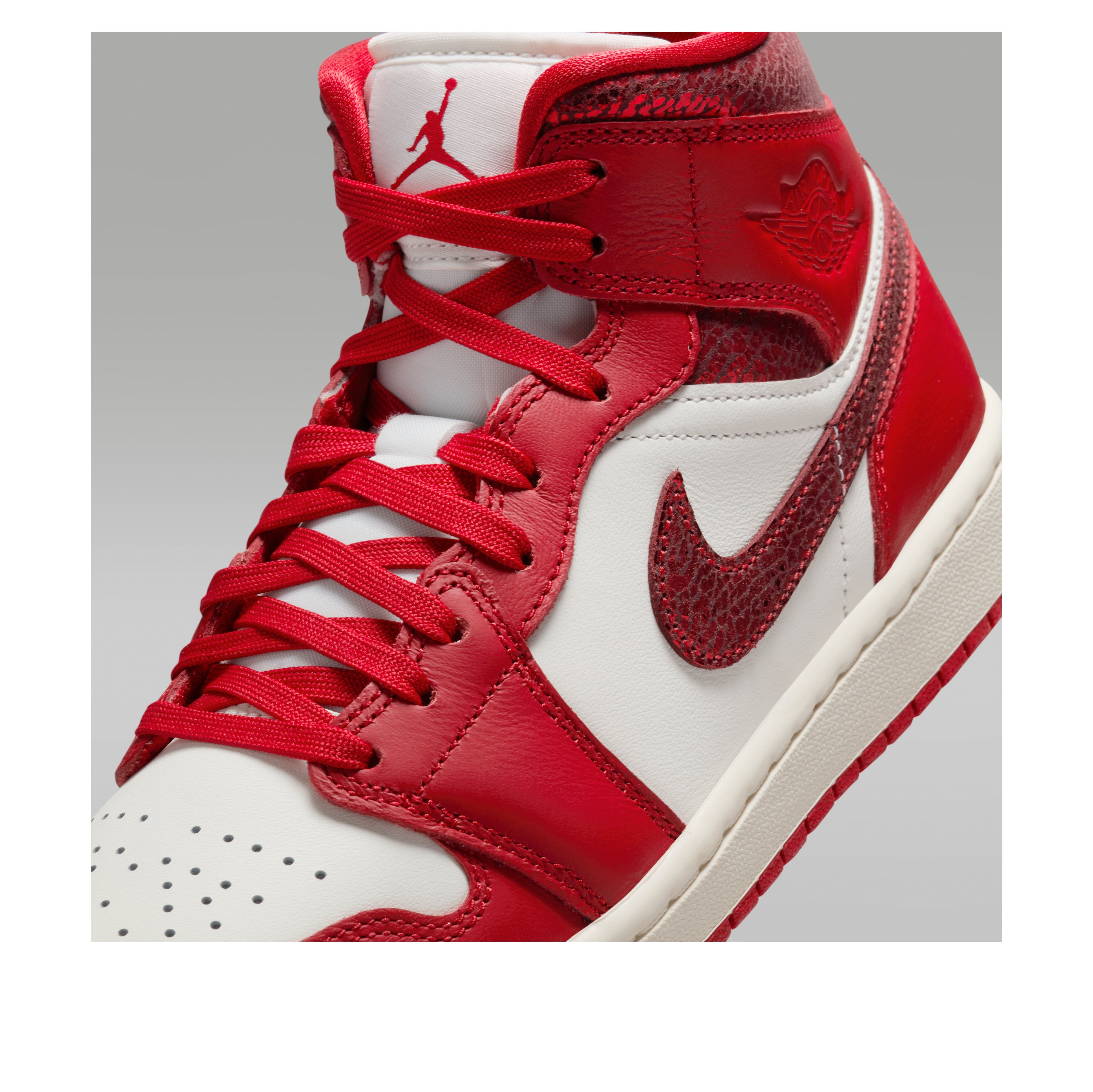 (WMNS) Air Jordan 1 Mid SE 'Red Cracked Leather' HJ9337-106