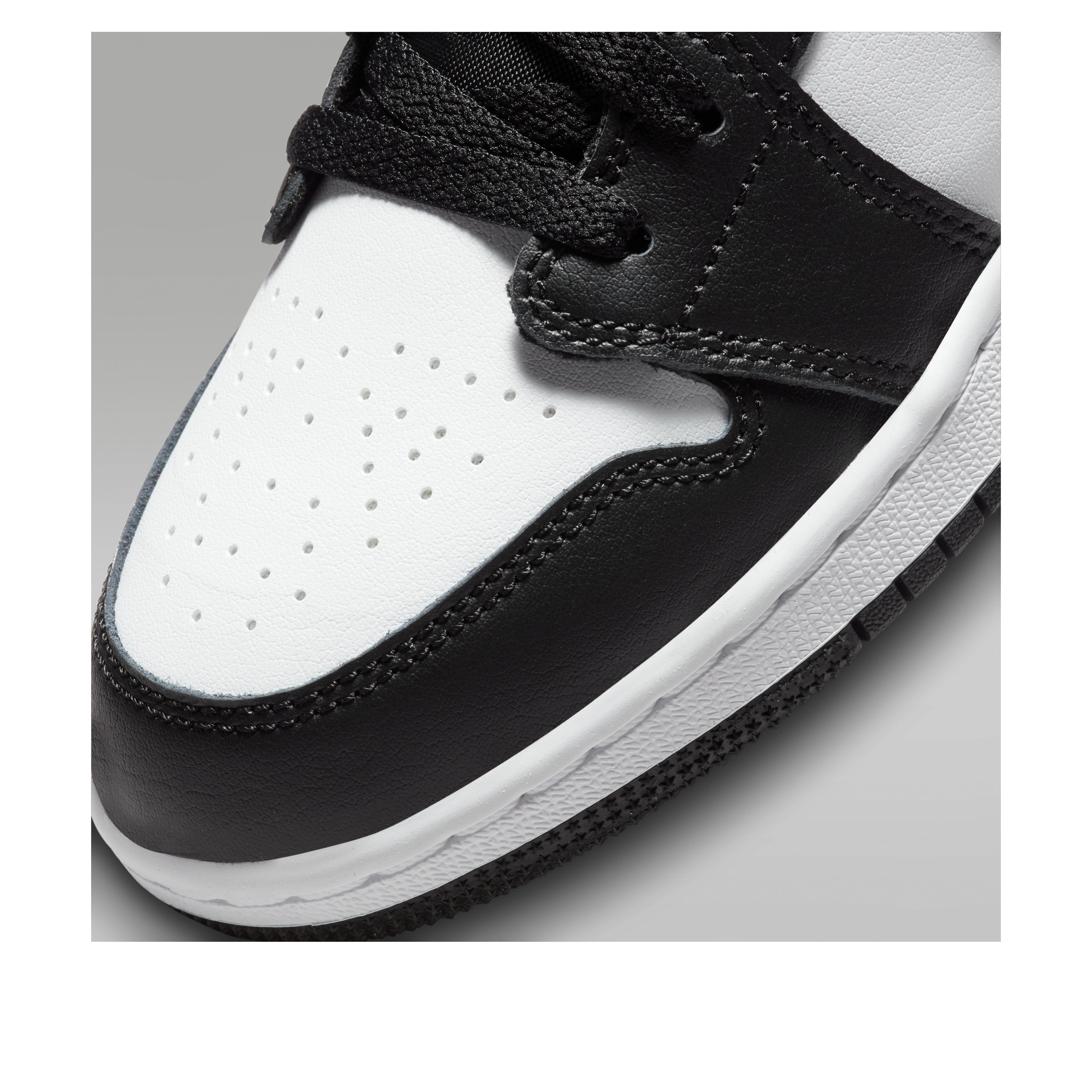 (GS) Air Jordan 1 Low 'Black Medium Grey' 553560-040
